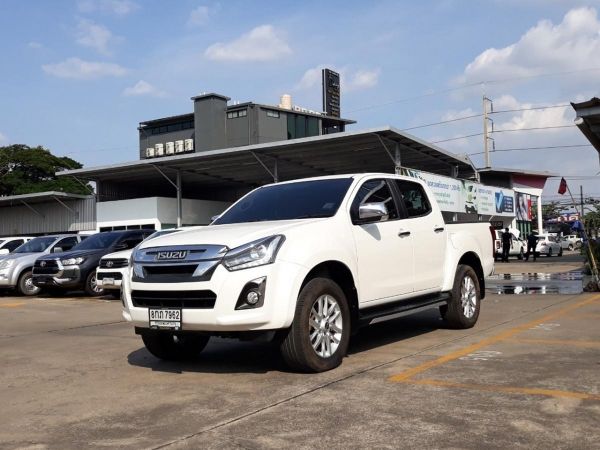 D-MAX CAB4 3.0 Z HILANDER  	2019